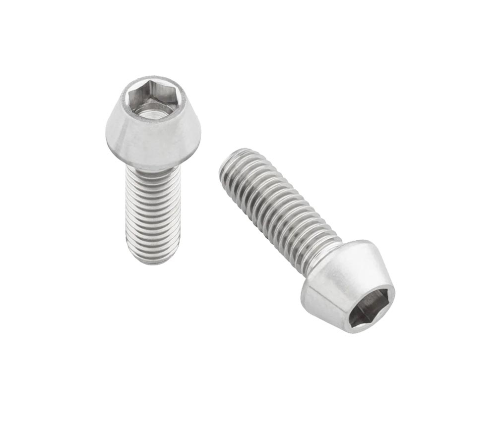 Wolf Tooth Titan Flaschenhalterschrauben Set - M5x15mm Zylinderkopf Silber 4 Wolf Tooth Titan Flaschenhalterschrauben Set - M5x15mm Zylinderkopf Silber – Bild 2